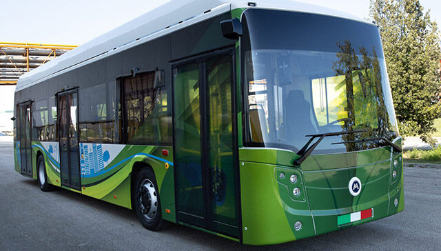 Presentato a Flumeri il primo autobus elettrico